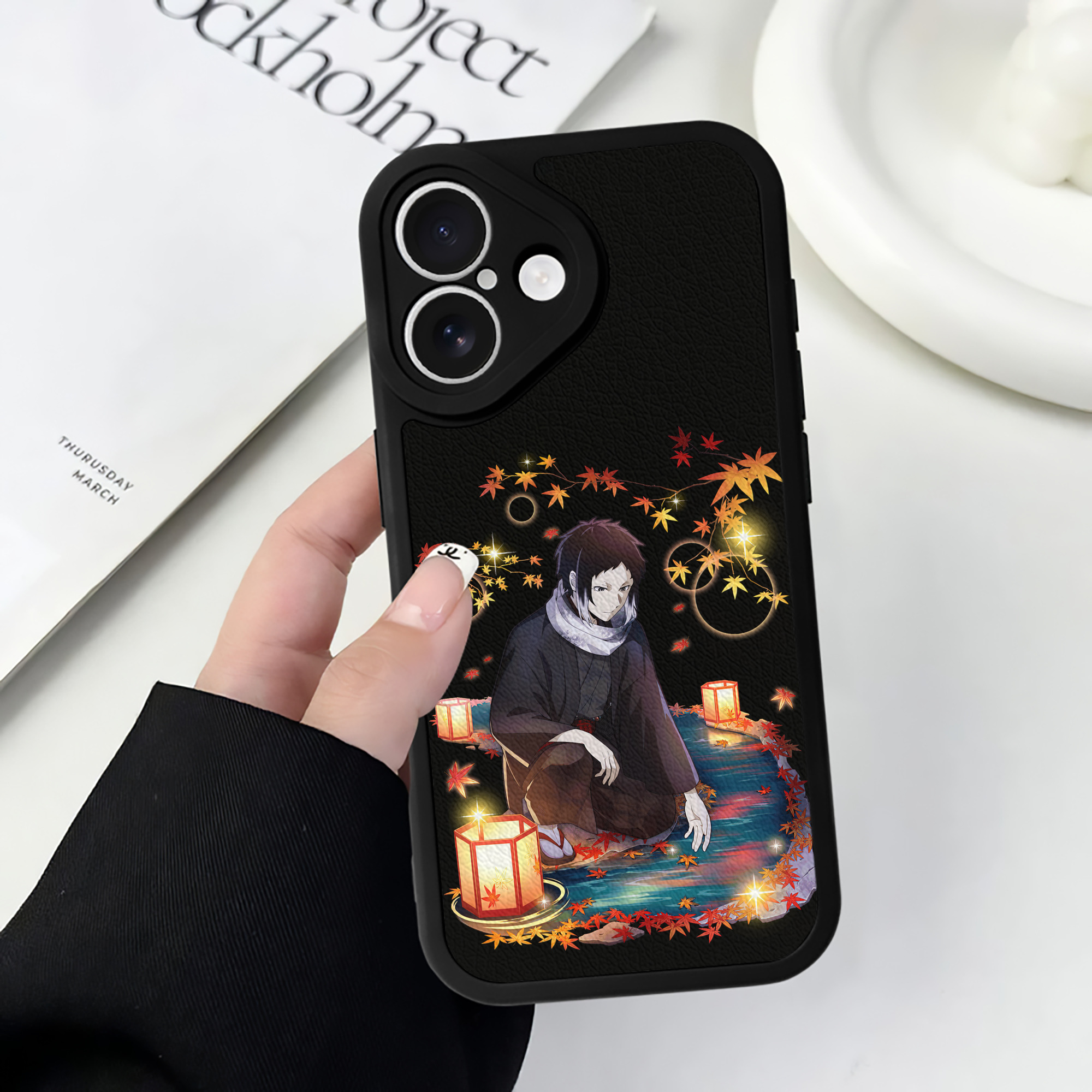 （画像用） 文豪ストレイドッグス Bungo Stray Dogs 【iPhone 16シリーズ対応】シリコンスマホケース（レザー調） 材質：シリコン